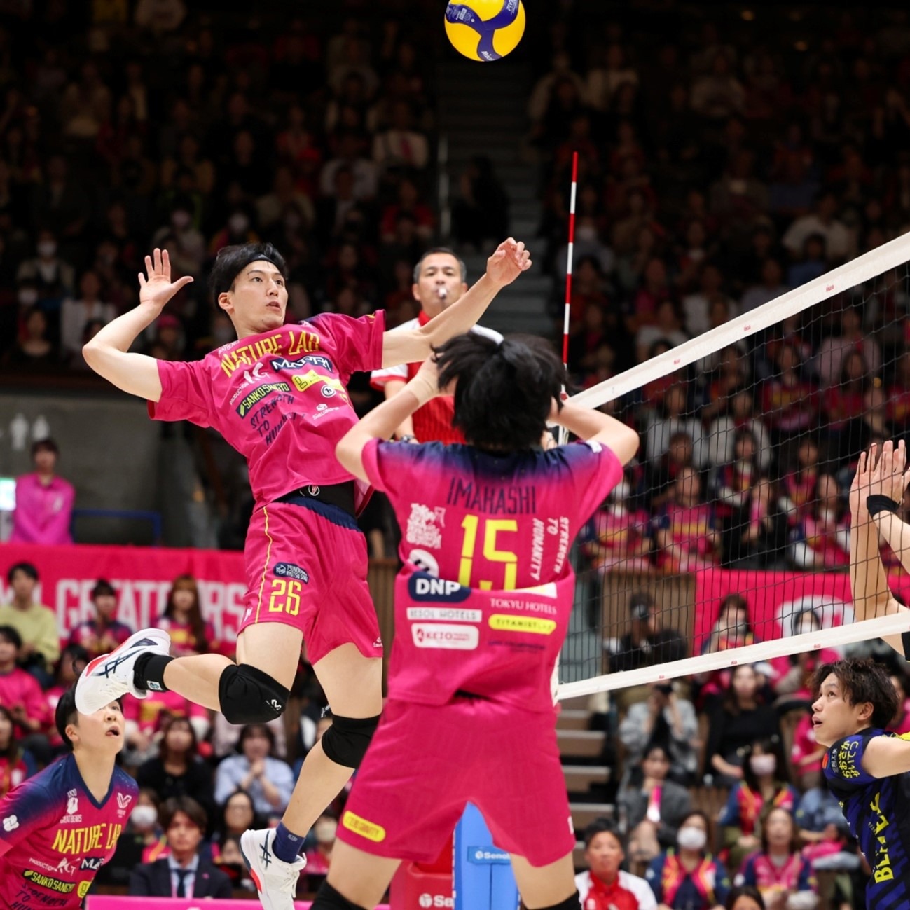 [NBA-湖人] 东契奇38分10板10助攻马刺再胜湖人，湖人依旧需要詹姆斯